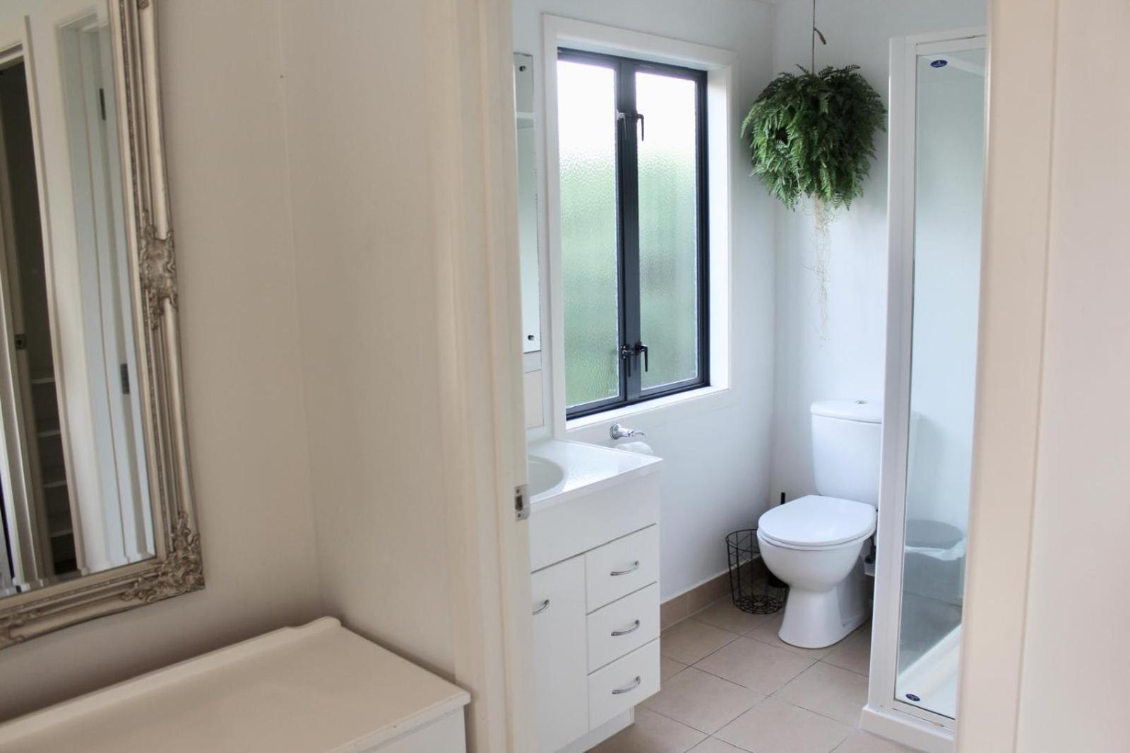 5-Min Walk To Village - Havelock North Holiday Home With Spa Pool Dış mekan fotoğraf