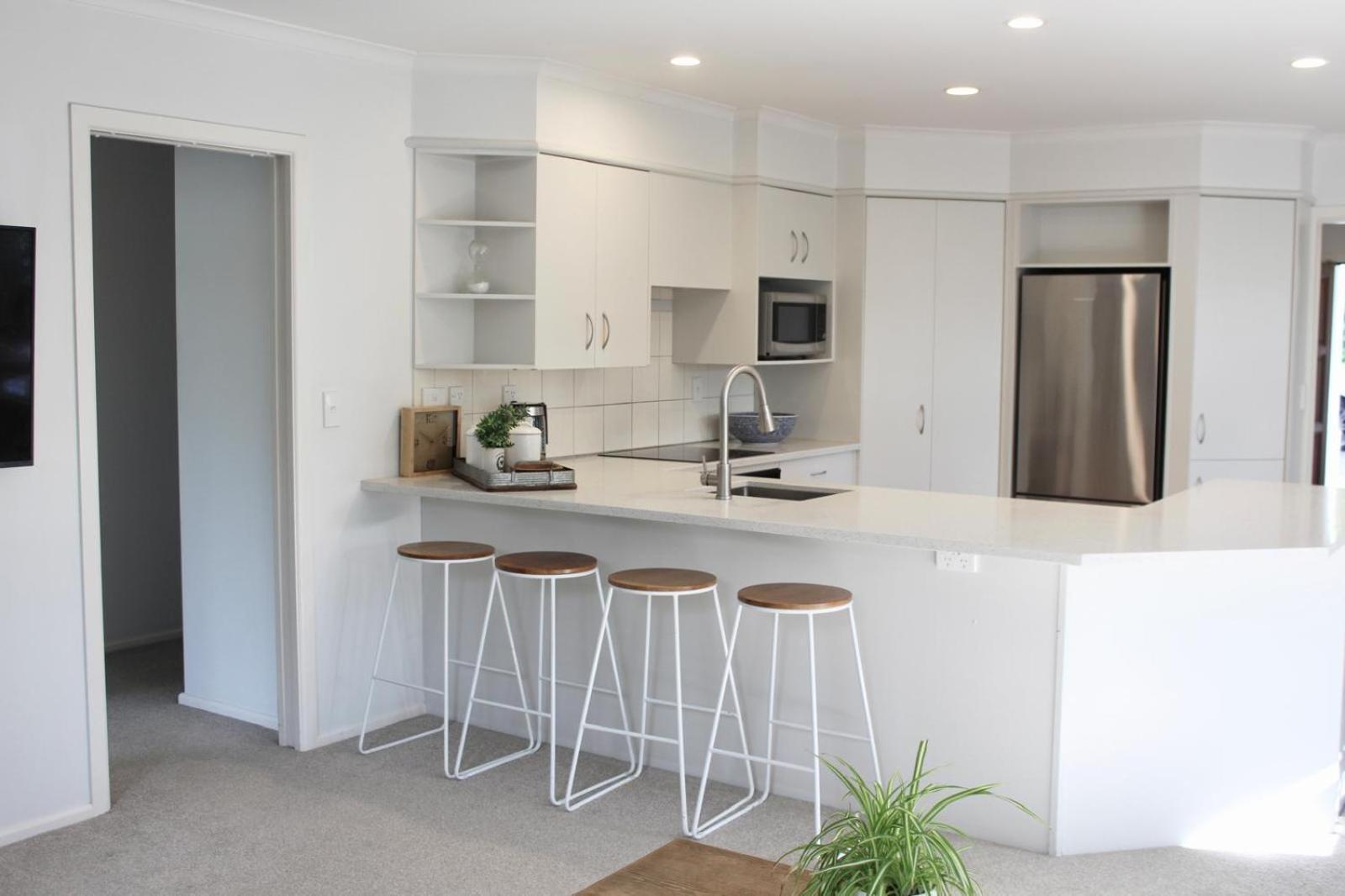 5-Min Walk To Village - Havelock North Holiday Home With Spa Pool Dış mekan fotoğraf